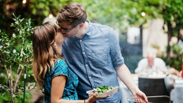 life cover - resources - img - micro dating - couple kissing - 730x411